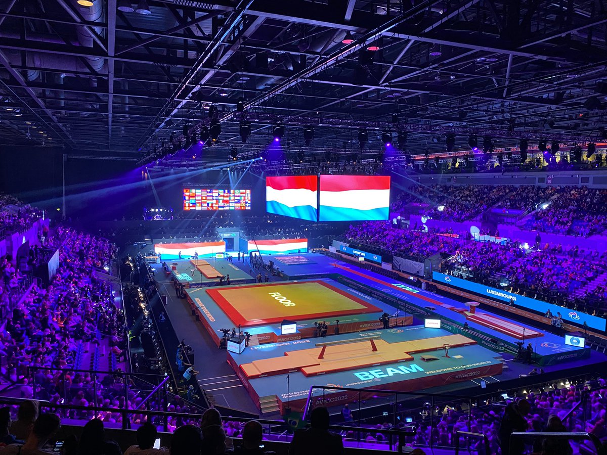16e (Tisha Volleman) en 18e (Naomi Visser) van de wereld! Actief zijn op een wereldpodium in een uitgelaten M&amp;S Bank Arena is een prestatie van formaat. Op naar de volgende finales, mooi dat wij er als Nederland tussenstaan! #wkturnen