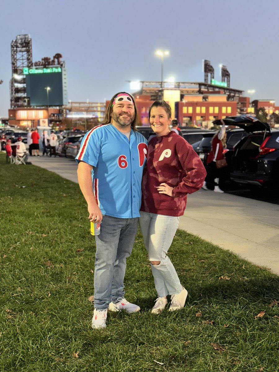 downEy_fresh8's tweet photo. FYSA. We’re winning tonight #Phillies we will be loud. Houston will feel it again. Taking this #WorldSeries back to Texas up 3-2 @Phillies #Phillies #RedOctober #RingTheBell #powderblues #dancingonmyown https://t.co/zwzuO6rRiC