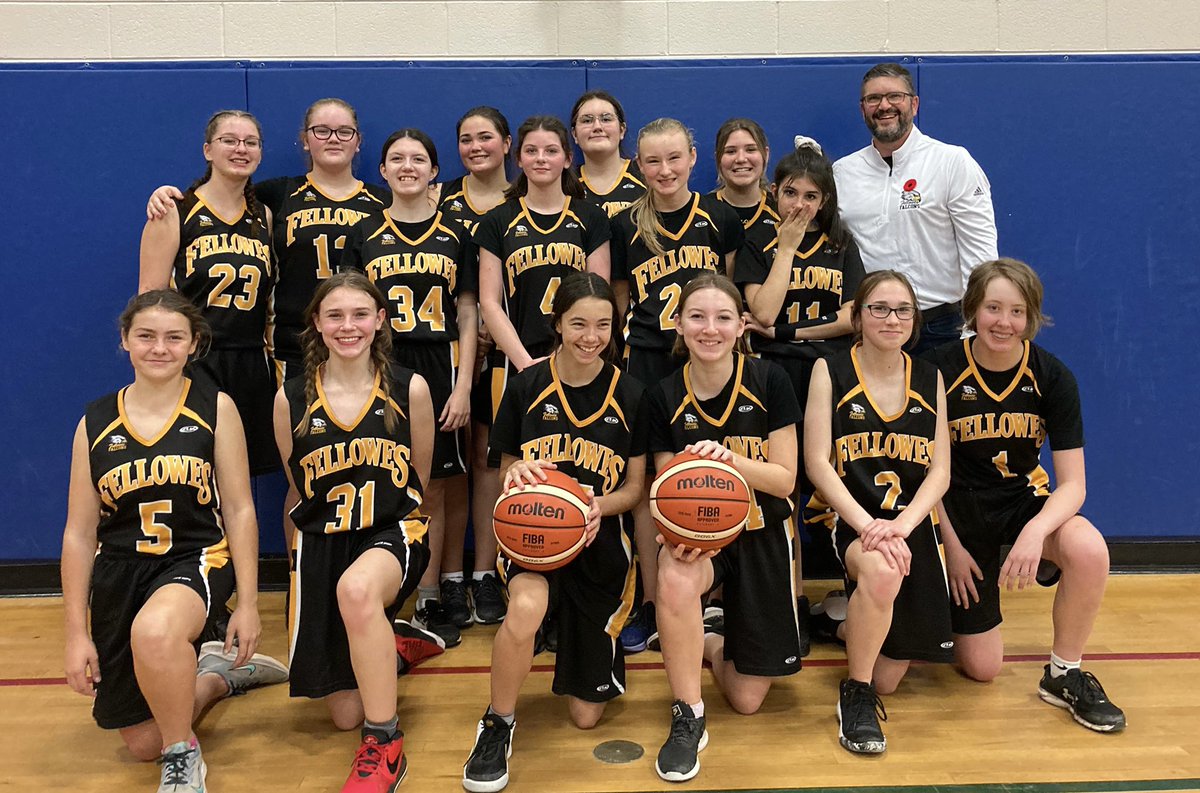 The 2022 Fellowes Falcons Junior Girls Basketball Team! 🏀