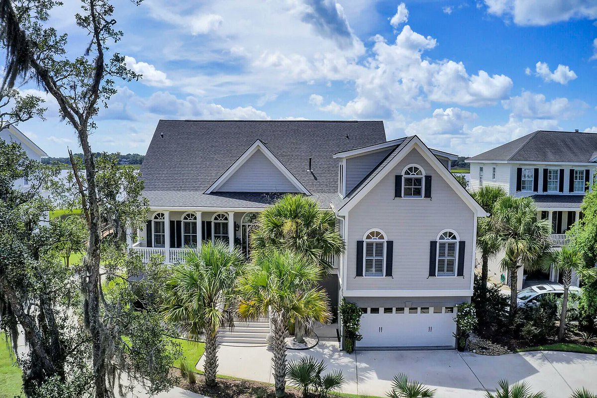 flash_paradox1's tweet photo. 4365 stoney poynt Ct, North Charleston, SC 29405
0.44 Acres
12,000 LB boat slip and true deep water dock
5B/6 Bath
On the Ashley River, New roof, 3 new 2 stage HVACS and much more upgrades
$1,799,995 #chsrealestate
#charlestonrealestate
#lowcountry #Deepwater https://t.co/NokFgQIf1X