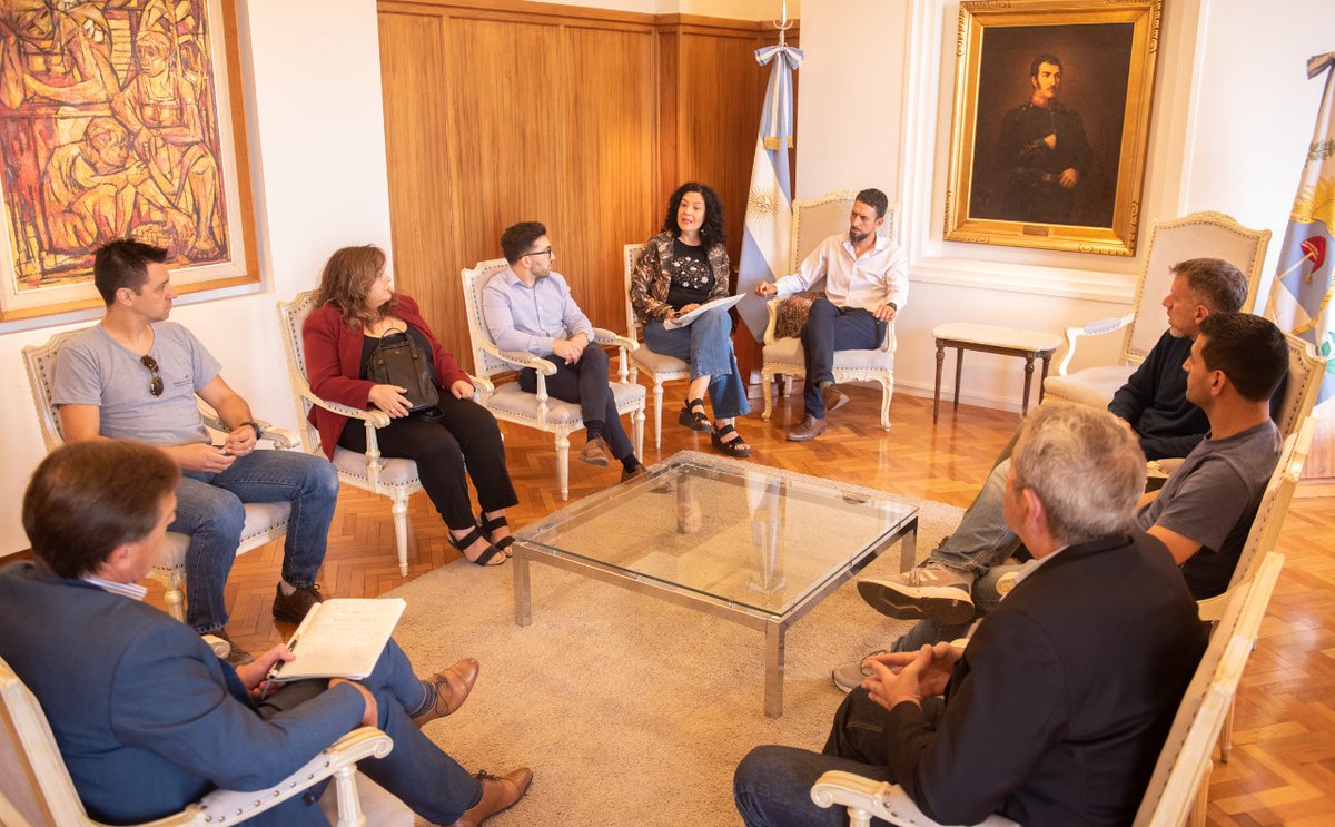 Junto con el diputado nacional <a href="/juliocobos/">Julio Cobos</a> recibimos a quienes tomaron créditos UVA para viviendas de Mendoza, y hoy se les hace muy difícil cumplir con el pago de sus cuotas.