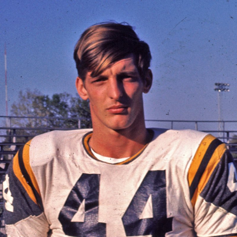 MsSportsHoF's tweet image. The Mississippi Sports Hall of Fame is saddened by the news today of the passing of Ray Guy. Guy was a champion on and off the field and a friend to the Museum. We will continue to tell his story as one of the greatest punters football has ever seen. #RayGuy #HallofFame