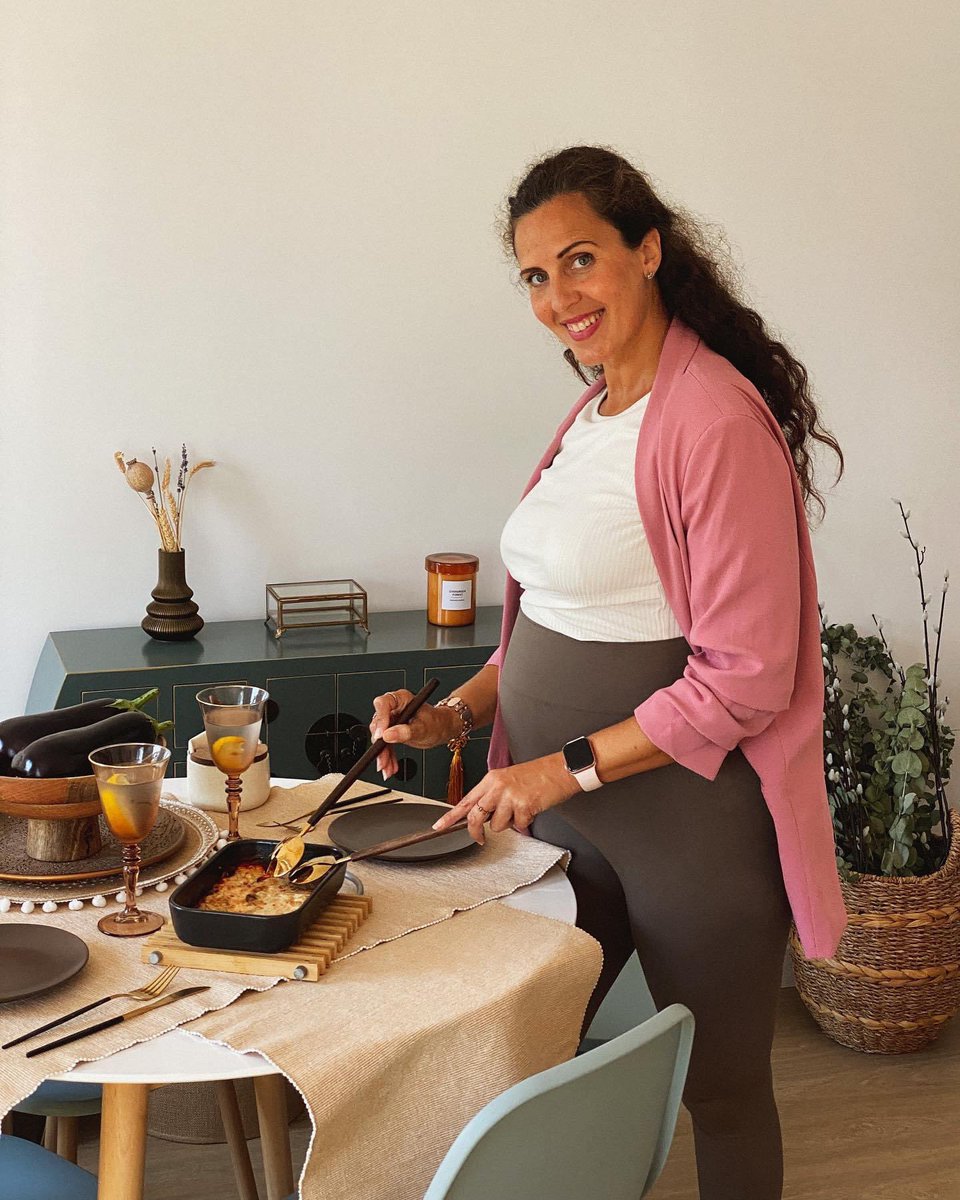 travel_thelife's tweet photo. Con el embarazo comer saludable es prioridad. Esta Parmigiana di Melanzane se ha vuelto mi plato preferido este Otoño. Con las mejores hortalizas, como estas berenjenas de invernaderos solares del sur de Europa @cutesolar_es #CultivamosElSaborDeEuropa @APROA_AOP @CultInvernadero https://t.co/Wk7lAYKsLT