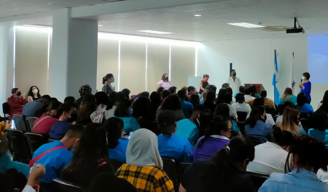 InvestigaUNITEC's tweet photo. Avanzando en la capacitación sobre ciencia para incidencia. Foro sobre farmacovigilancia e investigación, con los estudiantes de la Escuela de Ciencias de la Salud de @Ceutec_hn, quienes continuarán estudios iniciados por el Observatorio de COVID-19 de @UNITEC_hn @Ceutec_hn. https://t.co/mHxVY6uf6b