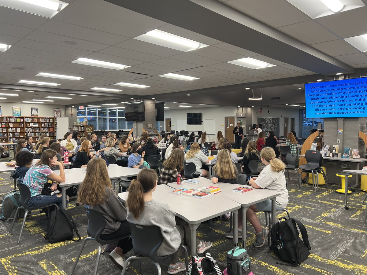KelleyRCapper's tweet photo. We had our first #WomeninLeadership meeting &amp; it went great! Thank you @theSMEF for providing our four leaderships books! #theWestWay #WestFamily #Womenwholead #futureleaders @WomenEd_US @WomenWhoLead_ @theSMSD @mgdroppingkeys @SMWestOffice https://t.co/0XDHvqgkK1