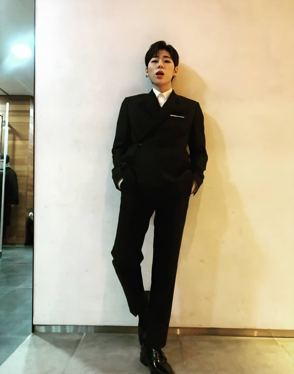 letxxr_'s tweet photo. 우지호 인스타 게시물 정리 전에 이 정장 게시물
최고였는데…… https://t.co/ZXWbmlwPCU