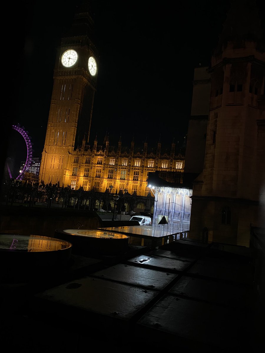 MorganStear_'s tweet photo. we had a great first day exploring london (neither of us have been before!), now we’re in the hotel making notes ready for tomorrow in the house of commons 

#UKYP
#UKYPHoC https://t.co/xxUn6f5pe2