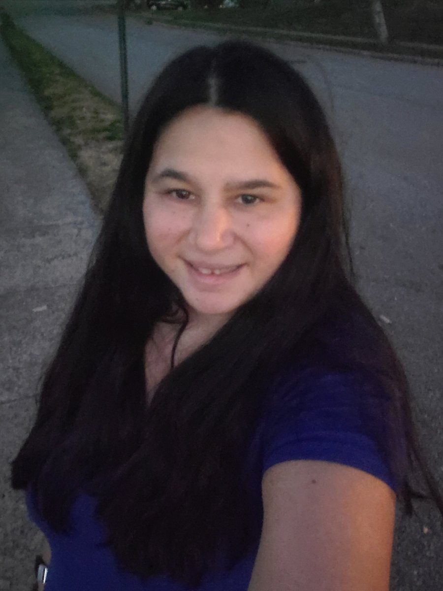 Leigh04291173's tweet photo. I got my behouchie out tonight and walked 3.22 miles.  

@MyPeakChallenge
#WalkwithAmy 
#moveyourbehouchie https://t.co/x0y4YaLw2O