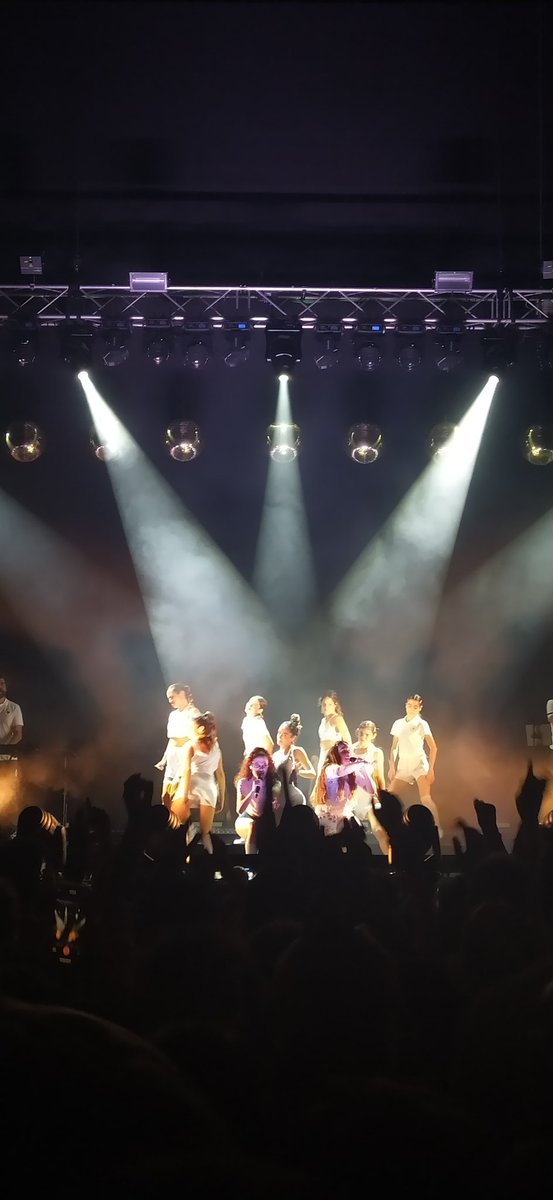 Que enerxía, que alegría, que ... Todo!  La Rigo siempre es bien.