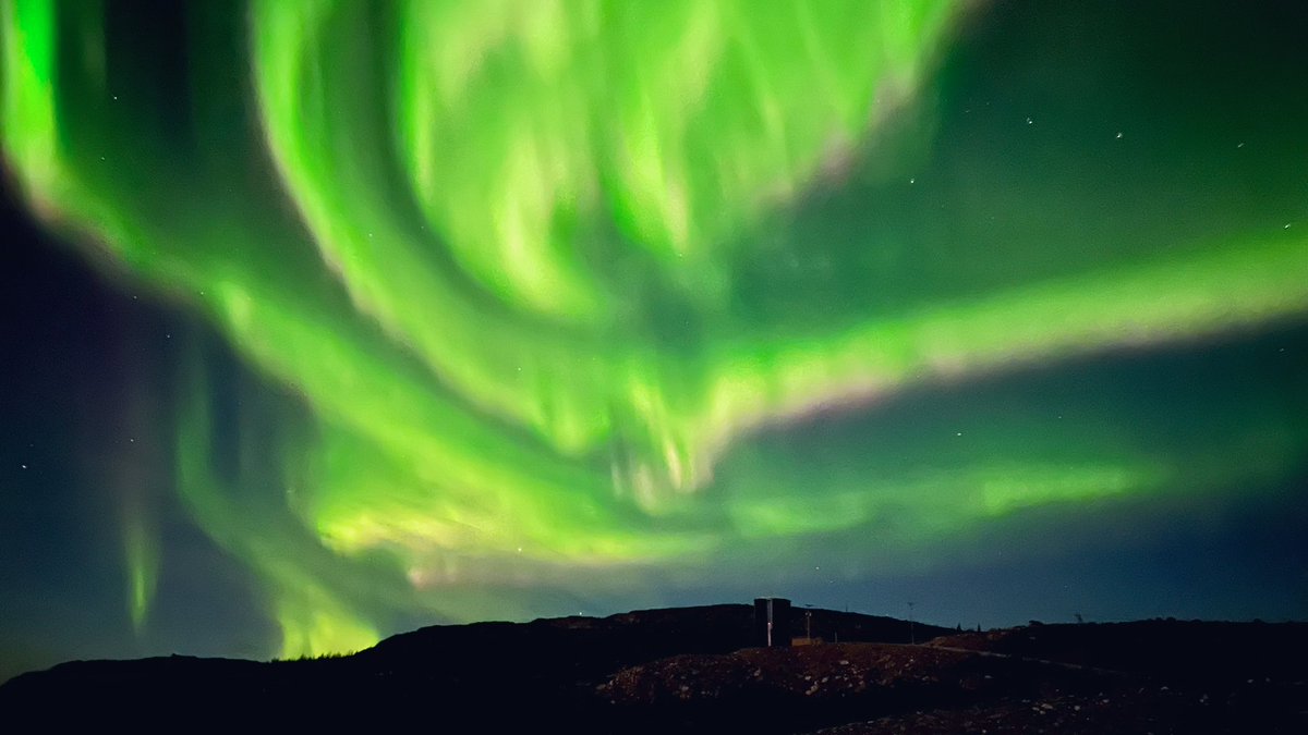 the northern lights were out tonight. pretty eh!