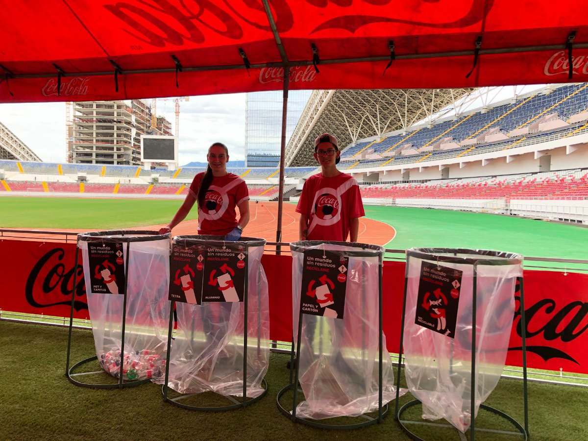 CocaColaLC's tweet photo. Finalizamos El Tour del Trofeo de la Copa Mundial de la FIFA™️ por Coca-Cola🏆. Este ha sido el más sostenible hasta la fecha gracias a la optimización del uso de la energía, reducción de emisiones y utilización de materiales y productos de origen sostenible♻️.
#LaMagiadeCreer https://t.co/YFZ1oHKfgf