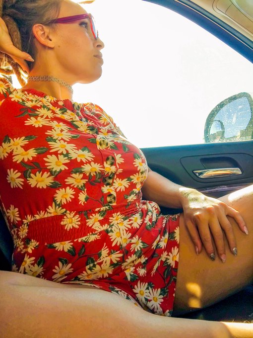 You keep your eyes on the road and I'll try not to distract you 😏  #ThursdayThoughts #GodofWarRagnarok<a href="/tag/thursdaythoughts"class="tags"><span>#thursdaythoughts</span></a><a href="/tag/godofwarragnarok"class="tags"><span>#godofwarragnarok</span></a>