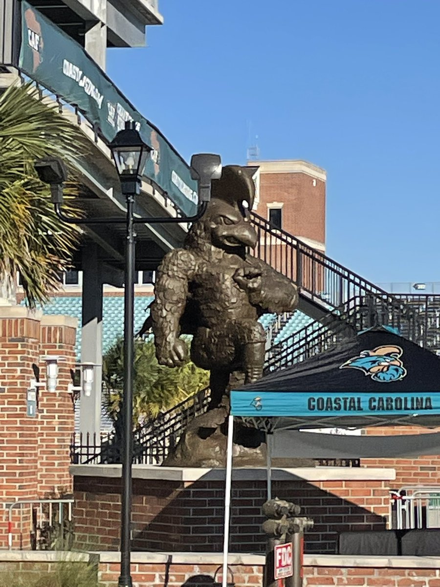 KippGray's tweet photo. Passed @GoCCUsports this afternoon on my way out of Conway…big game tonight with @AppState_FB in town!! Maybe I should become a #Chants fan!  Like their colors! https://t.co/4Lf0zPsNfp