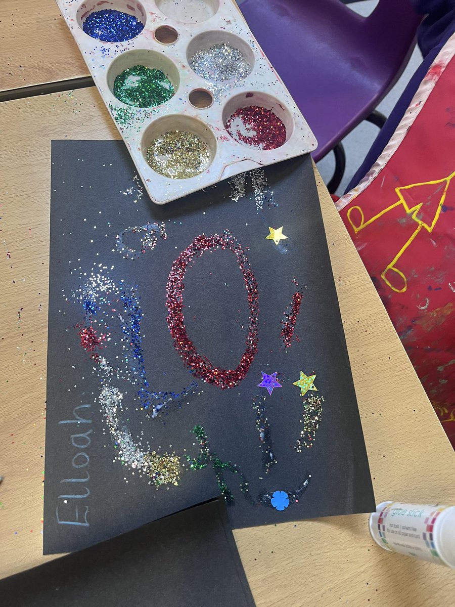 NurseryLHS's tweet image. Look at our Firework Pictures 🎆 @HeadLHS @LHS_Watford @MrsGossLHS