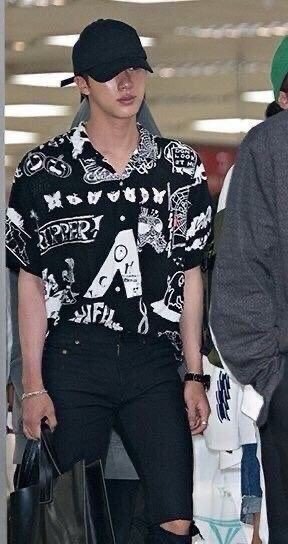 AvonShavon's tweet photo. Istg this Kim SEOKJIN with this fit haunts me in my sleep 

I vote #BTS for Worldwide Fan’s Choice #MAMAVOTE
@bts_twt https://t.co/Nu6EEJtNTv