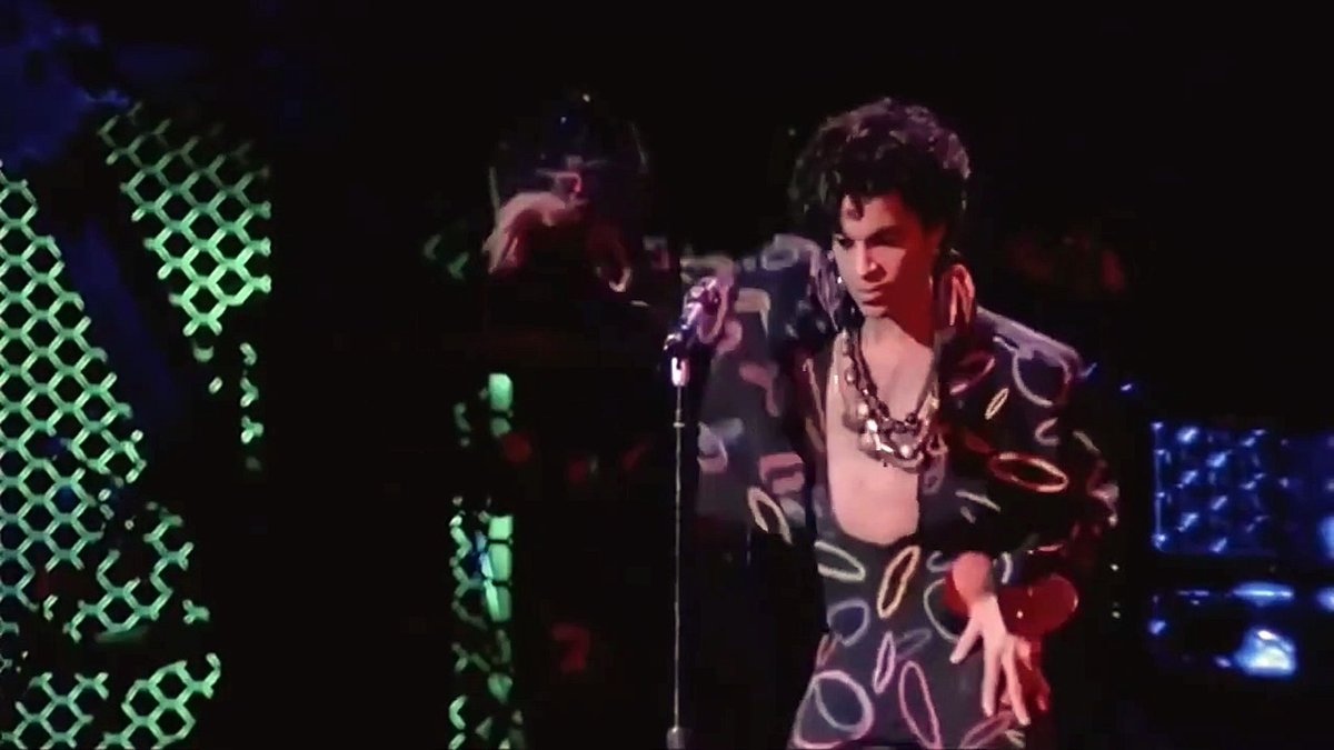 drfunkenberry's tweet photo. November 3rd, 1987 the 4th & final single from @PRINCE's 9th album "Sign "O" The Times" is released. "I Could Never Take The Place Of Your Man" b/w "Hot Thing" charts on the U.S. Top 10 placing at #10.
#PRINCE #PRINCE4EVER #SIGNOTHETHETIMES #HOTTHING https://t.co/u3RJBb2Pys