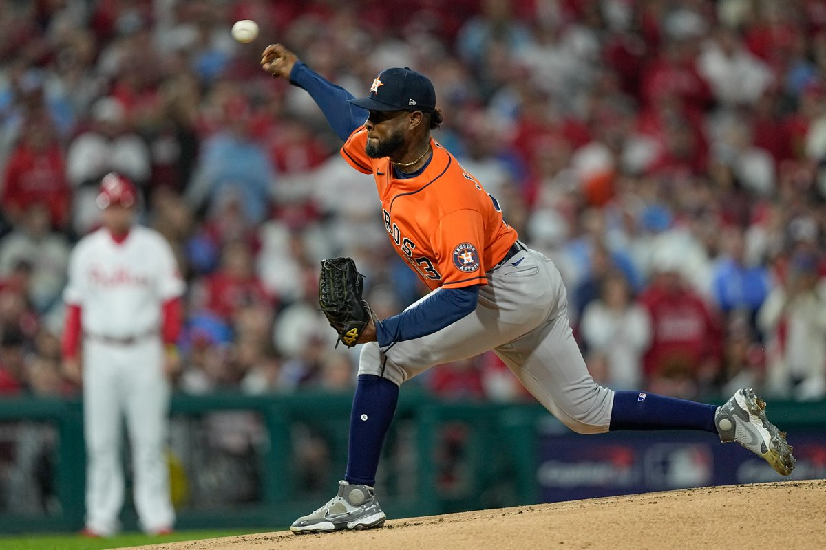 ShernMinKHOU's tweet photo. #Memories. Let's make some new ones tonight. #WorldSeries Game 4. @astros v @Phillies#7:03 pm. #KHOU11 #ThrowForwardThursday https://t.co/MYq2AqXH7c