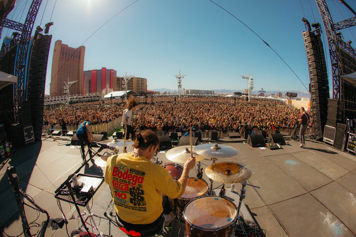 workshopmgmt's tweet photo. Mayday Parade performing on the Main Stage @ When We Were Young Festival in Las Vegas, NV! 📸: Salma Bustos https://t.co/TZIBiwzKT8