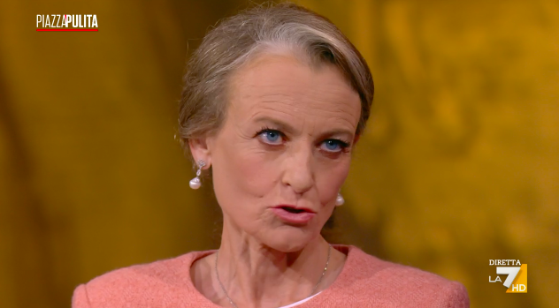 PiazzapulitaLA7's tweet image. "Sono cresciuta con l'idea che le cose giuste non hanno bisogno di un perché. Pagare 500mila euro di pizzo poteva significare dormire qualche sonno più tranquillo ma non è mai stata una possibilità"
Barbara Mezzaroma, imprenditrice che ha detto no ai ricatti a Ostia
#Piazzapulita
