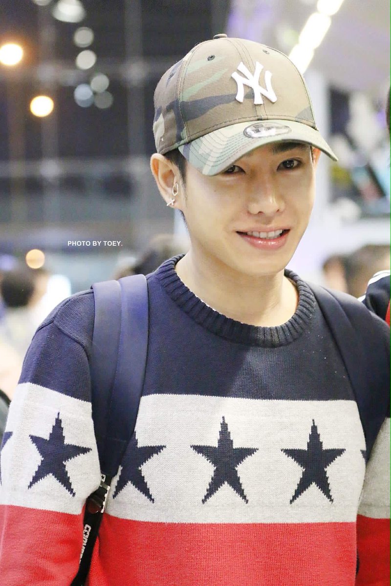 mameishappy's tweet photo. ความจริงที่ฉันต้องการเก็บไว้
มันทำให้ฉันต้องคอยห่างเธอ
ไม่กล้ามอง ไม่จ้องตา ไม่ค่อยมาเจอ
เดี๋ยวจะเผลอ เกิดหลุดปากอะไรไป…

☀️ @peckpalit

HUG PECK
#หนาวนี้กอดใคร
#มอร์นิ่ง702
#เป๊กผลิตโชค
#PeckPaLitChoke https://t.co/ciVfRyZjty
