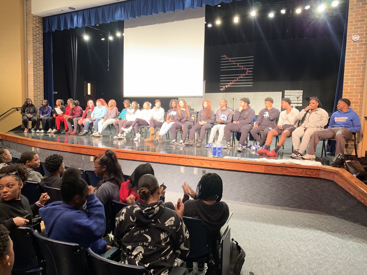 K_Wattley's tweet photo. Proud of these Seniors for meeting with our feeder middle school students and providing tips on achieving success in high school. ⁦@McEachernHigh⁩ https://t.co/dwIpZ4UfTQ