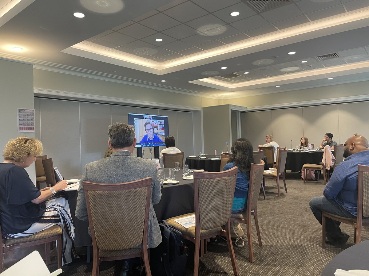 HockeyPeter's tweet photo. The inspiring @DrTonyYoung speaking to #FLASH2022 about innovation, immunity to change and falling in love. All ingredients for innovation @sandraturner49 @SonCronje @DrAntG @timshaw132 https://t.co/KtqNoKd0b1