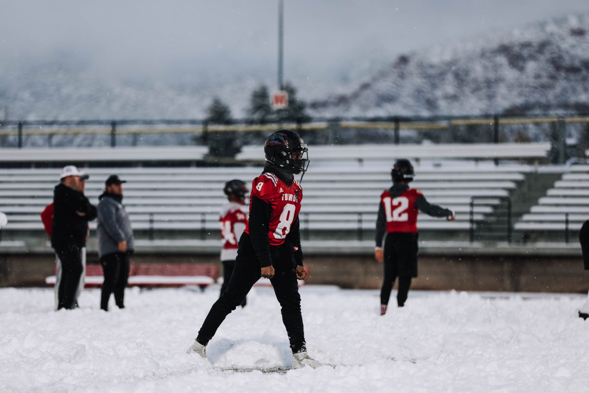 football weather 🥶

#FocusFightFinish x #TBirdNation