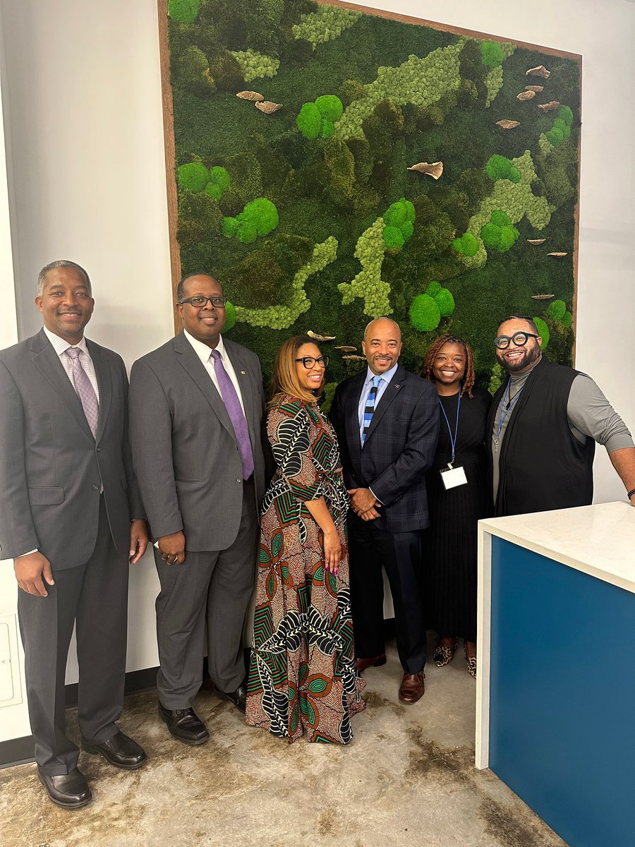 GoodCarrma's tweet photo. Today I got to be among these giants in engineering education that have been my inspiration for persevering in this work! What makes it even better - we are all NSBE Family! 

Thanks for letting me join as a DEIA experts in the field, speaking with the STEM Funders Network. https://t.co/pMZT0Am1Zu