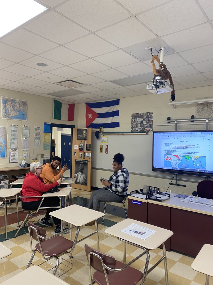 Camillo1017's tweet photo. K. D. isnโt in my history class @Hamilton_HHS_FC but she is in my #BeckettHouse summit. This kid hit it out of the park with her Individual Graduation Plan conference. Super proud of her!!! https://t.co/CGY8w8AhI3