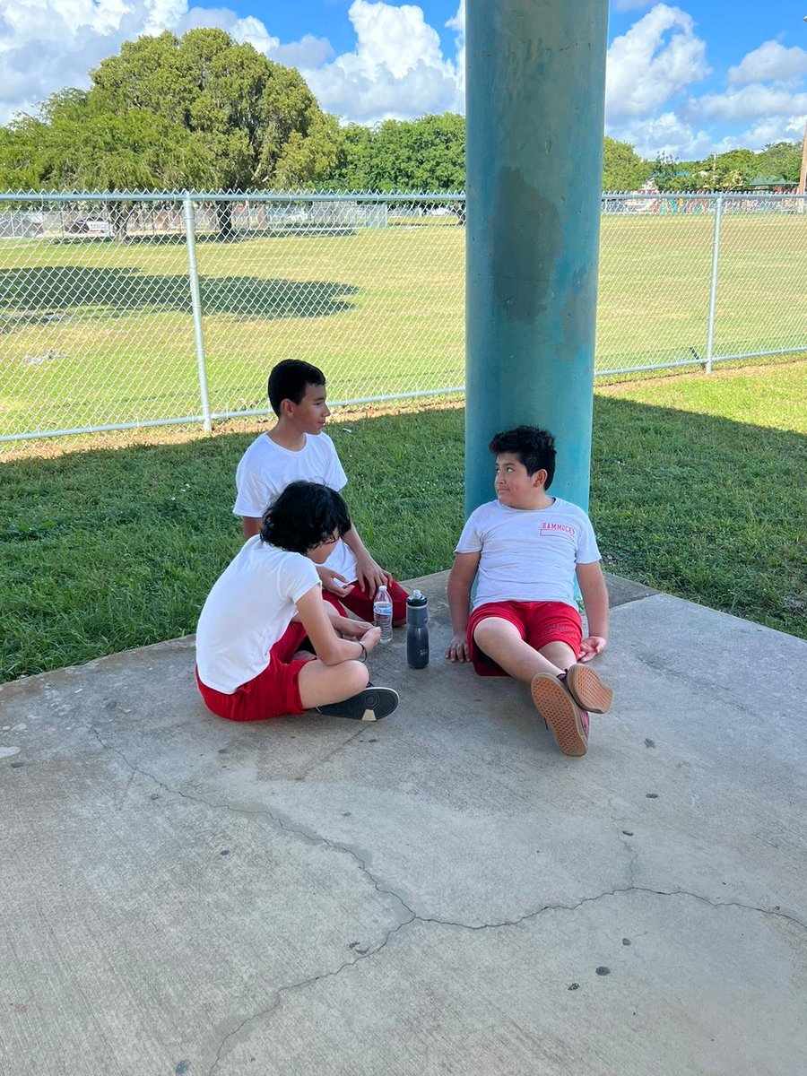 HammocksMiddle's tweet photo. Hammocks Physical Education students having fun playing their favorite sport and taking a minute to socialize the good old-fashioned way!@SuptDotres @MDCPSSouth @miamimagnets @mdcps_pedept
#liveactively #lifelessons https://t.co/FZtG5mRycG