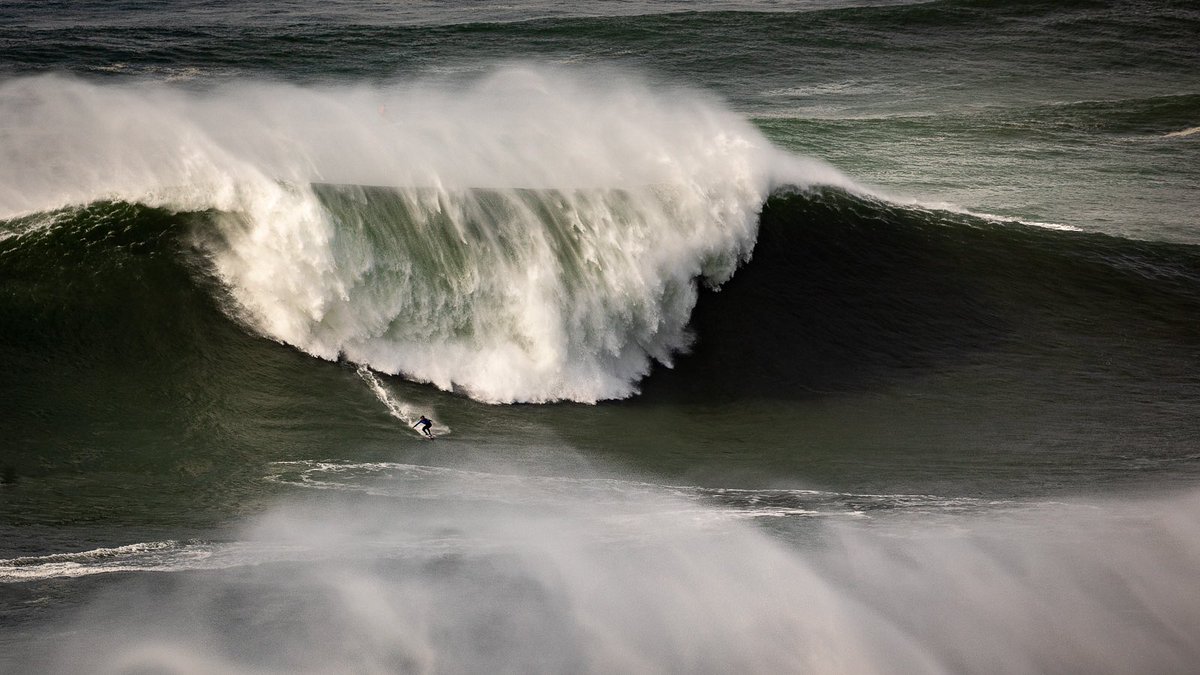 WellCamUnlimit1's tweet photo. ‼️
The biggest
The giant
The powerful and unique waves 🌊 of #Nazaré in #Portugal 🇵🇹 are back! The big wave season has started and I’m ready to take you there! 🙌🏼
📷 Luis M D Rodrigues
#bigwaves #surf #biggestwaves #nature #photograghy #tourism #tour #localguide https://t.co/Qsqp5dnxNb