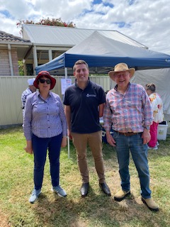 FrontierServic6's tweet photo. Last Saturday 29/10/22 - we had another GOBBQ event! This time at Henley-Fulham UC congregation, with Sunny K as the guest speaker. The congregation worked hard and raised $2200 from the BBQ and selling items such as crafts, plants, etc🎨🌺. https://t.co/qVKZ29uPvp