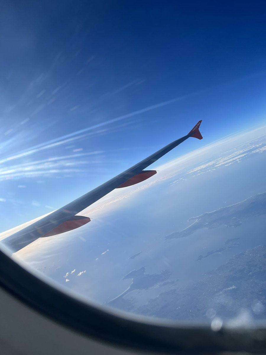 Great flight down to #Tenerife this afternoon in preparation for the #CMAE European Conference. I’m looking forward to catching up with some familiar faces and meeting lots of new ones! #business #Travel #Network
