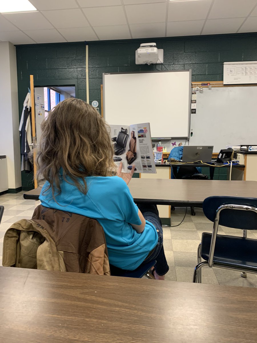 ameliamoeyk's tweet photo. getting his daily literature intake today https://t.co/h2YIaixcxH