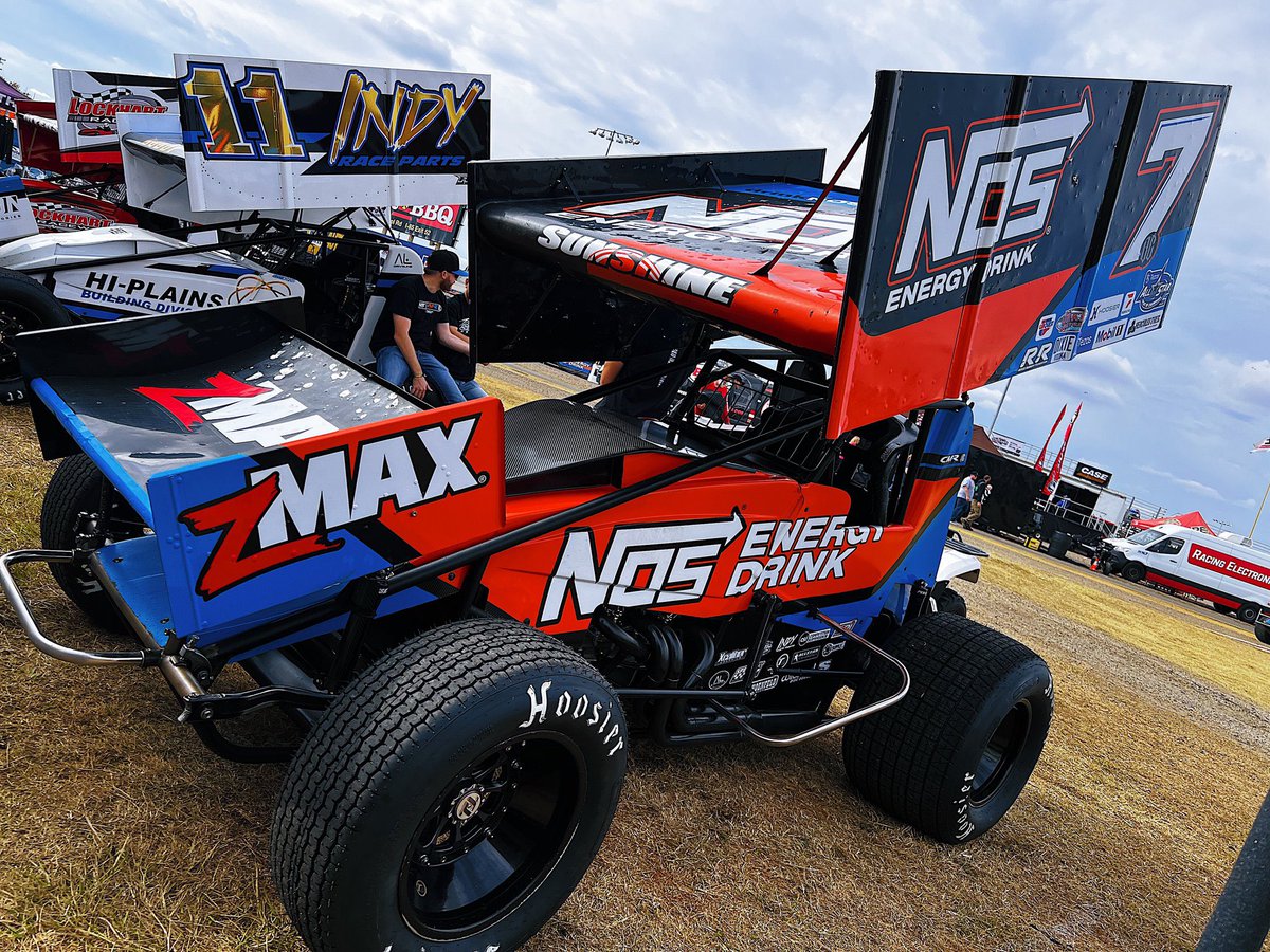 zMAXproducts's tweet photo. @tycourtney7bc @clausonmarshall got their @zmaxraceproducts looking good and ready for @woosprint @thedirttrackatcharlotte #zmaxraceproducts #raceoils #aerosols #speedwax #lookinggood #wevegotyoucovered https://t.co/ph7kIKsLHL