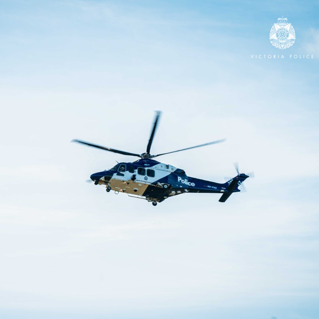 Three people have been arrested after evading police in Wantirna South on Thursday 3 November. Police sighted the vehicle with no registration plates on Burwood Highway just before 1pm. Officers attempted to intercept before it took off. 

More details ➡ police.vic.gov.au/three-arrested…
