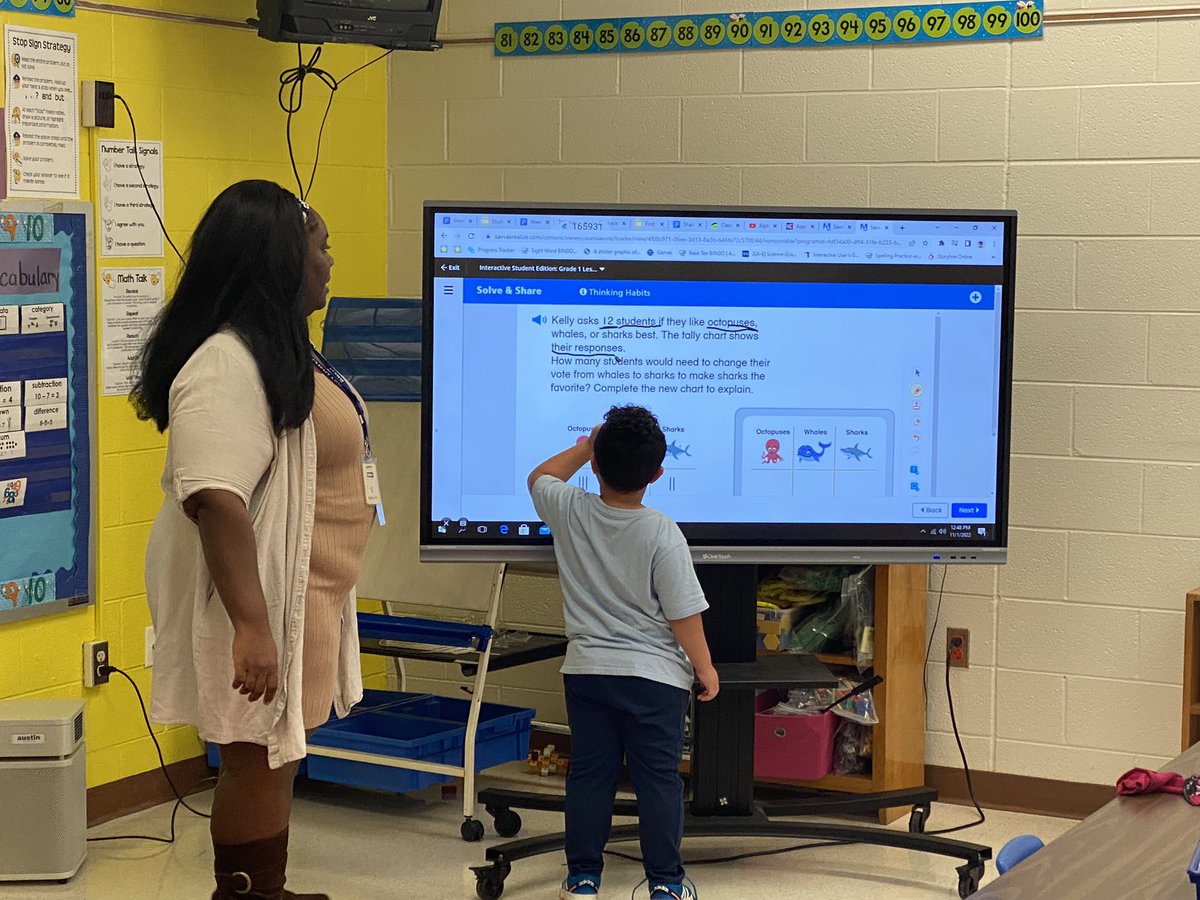 LisaJohnsonEDU's tweet photo. @Barbara_20S was on fire 🔥 during her 1st grade math lesson. Students identified important information and discussed strategies before grappling with the task. @BrentwoodSoars @HeathCoach @CaseyTeele #CCSK5Math @CumberlandCoSch @chcatalano https://t.co/6fmacwvm8r
