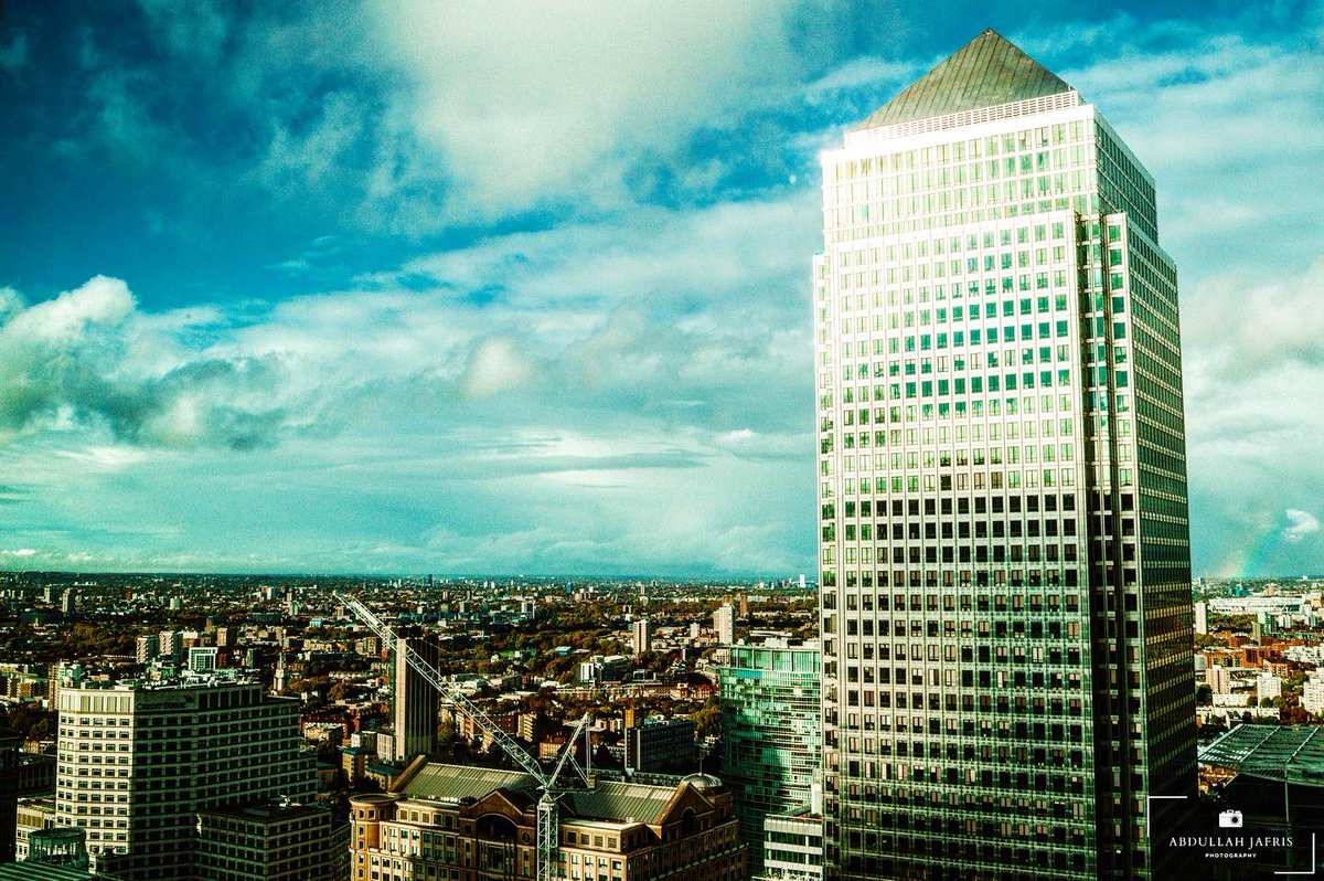 abdullahj's tweet photo. Carpe Diem, State of mind 💭💭♟️
#photography #photographer #dslrofficial #nikonphotography #nikoncreators #city #cityviews #moodycity #moody #london #visitlondon #canarywharf #cityvibes #concretejungle #carpediem #blueskies #financialdistrict #streetphotography #streetsoflondon https://t.co/i4vshJU4e7