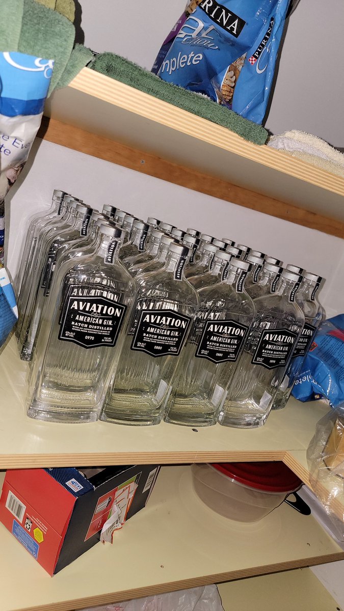 ryan_zibbs's tweet photo. @VancityReynolds yea I guess it's a pretty decent gin 🤣🤣🤣..only gin I'll drink. Think i should probably get rid of all the empties https://t.co/QM3y6G09bz