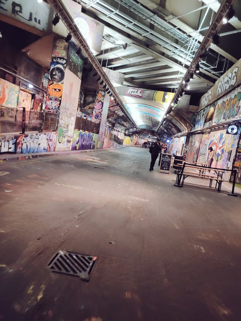 So who else is making their way to <a href="/melonooo_/">melon.ooo 🍉</a> event tonight? #leakestreetarches #NFTCommunity #Londonnft #melon #nftevents #BoredApe pic.x.com/sMG6sfyD8g