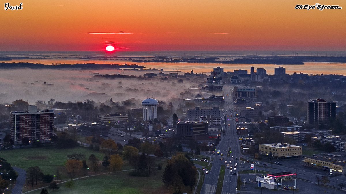 SkEyeStream's tweet photo. This mornings sunrise with fog over downtown Kingston. #ygk https://t.co/wFCrRjc6FF