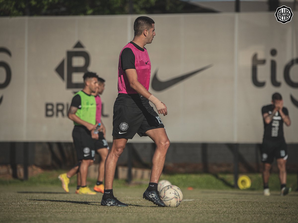 Club Olimpia tweet media