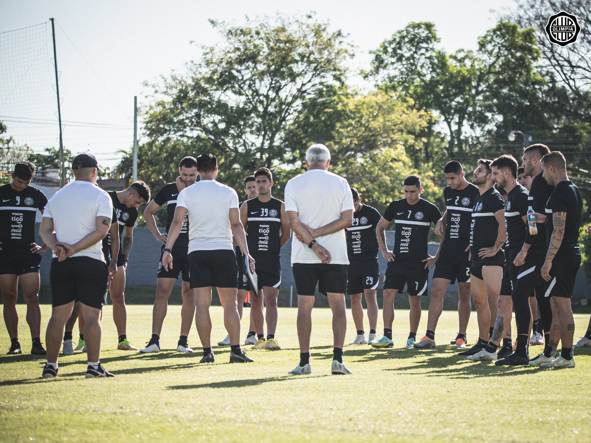 Club Olimpia tweet media