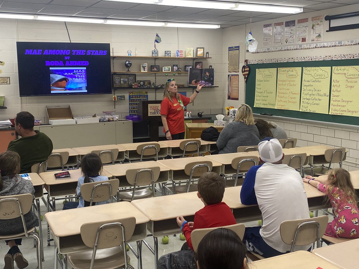 AndrewScarmack's tweet photo. Tonight we had our Family Literacy Space Theme Night!! We blasted off and landed safely!! @NASA #leopardsinspace https://t.co/IDaR9v5WMr
