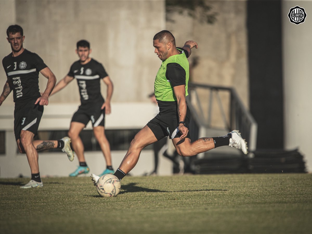 Club Olimpia tweet media