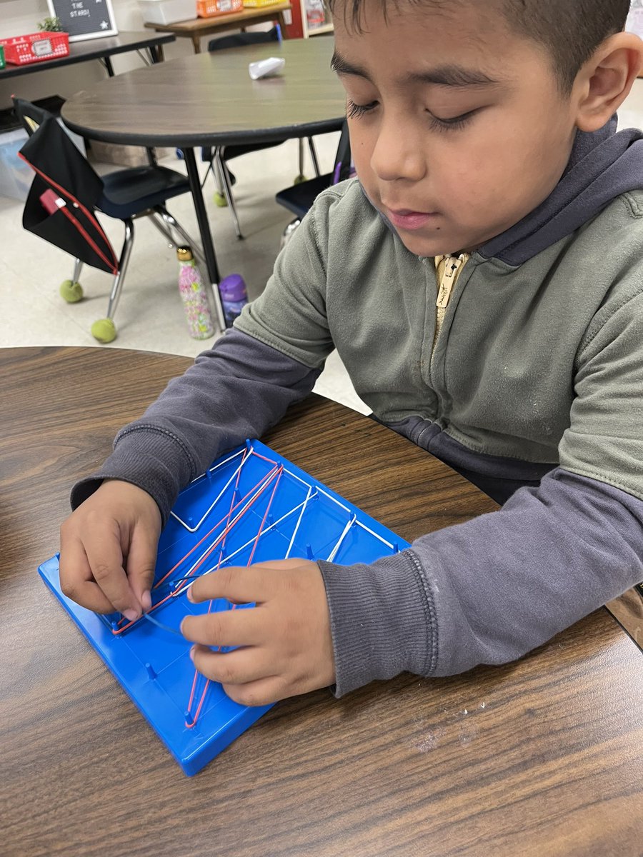 Hubbard_School's tweet image. Future engineers in @MissPandise w/ Ss engaged in the study of geometry and with the incredible math talk happening! Math classrooms should not be silent!  They should be abuzz with talk, wonder, curiosity and meaning making! #TeachingforUnderstanding