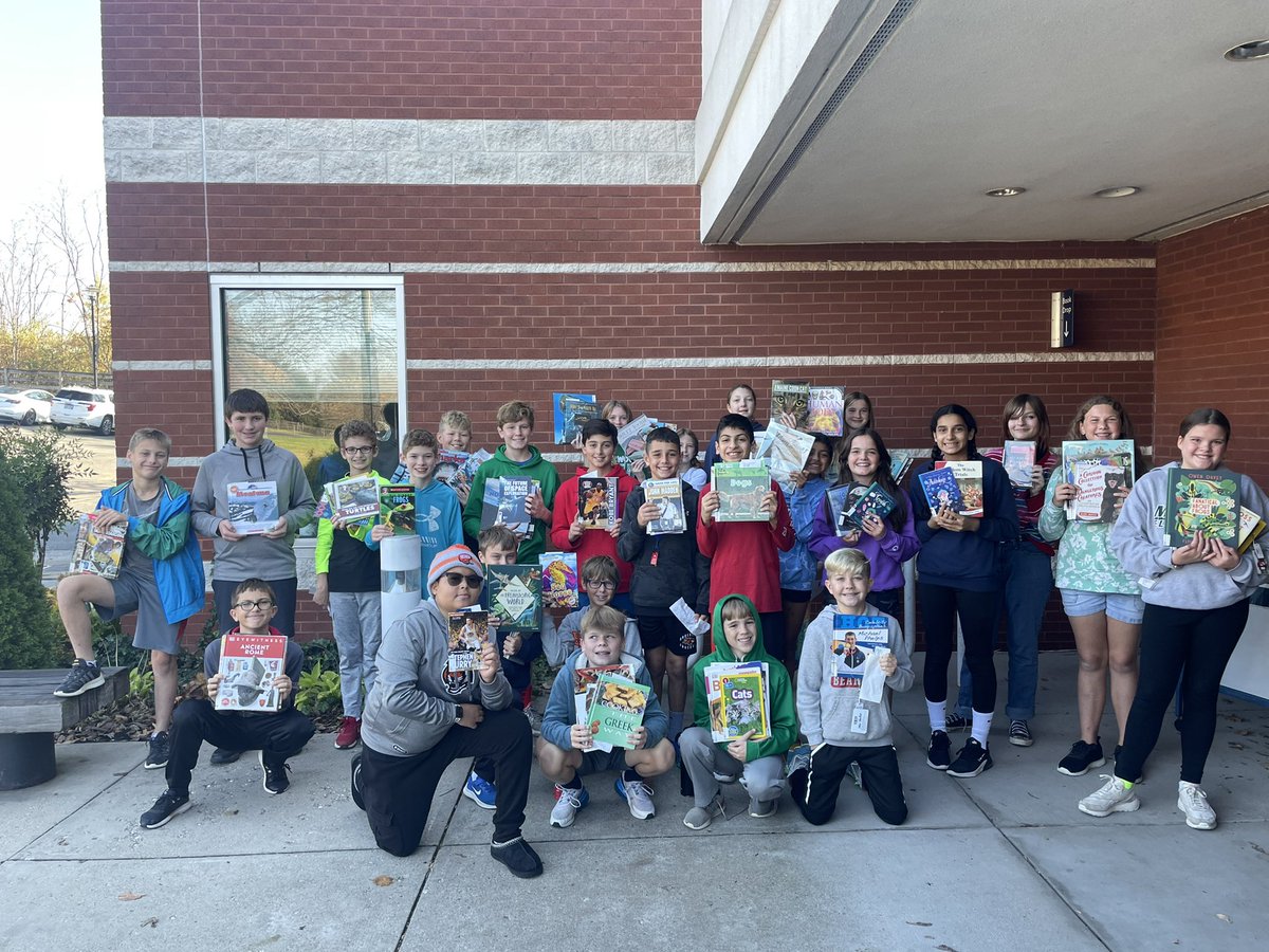 mrs_donnelly6's tweet photo. These kiddos walked to the Anderson @cincylibrary today and checked out some awesome nonfiction books for their upcoming #MultigenreProject! 📚 #fieldtrip #hellobooks #happythursday @FHSchools https://t.co/jK9AKw6wsU