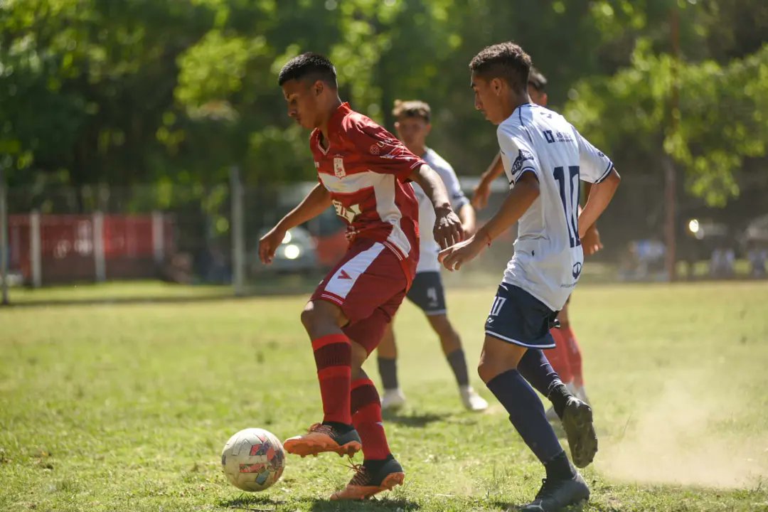 depmoronoficial's tweet photo. TERCERA ⚽ | Despedida con empate

➡️ Esta mañana, la Tercera empató 1-1 con Tristán Suárez, en el marco de la última fecha del torneo.

⚽ La visita abrió el marcador y en el complemento, Morón igualó el partido por el gol de Ian Cetrángolo.

#VamosGallo🐓 https://t.co/cCYr1Vh8ME