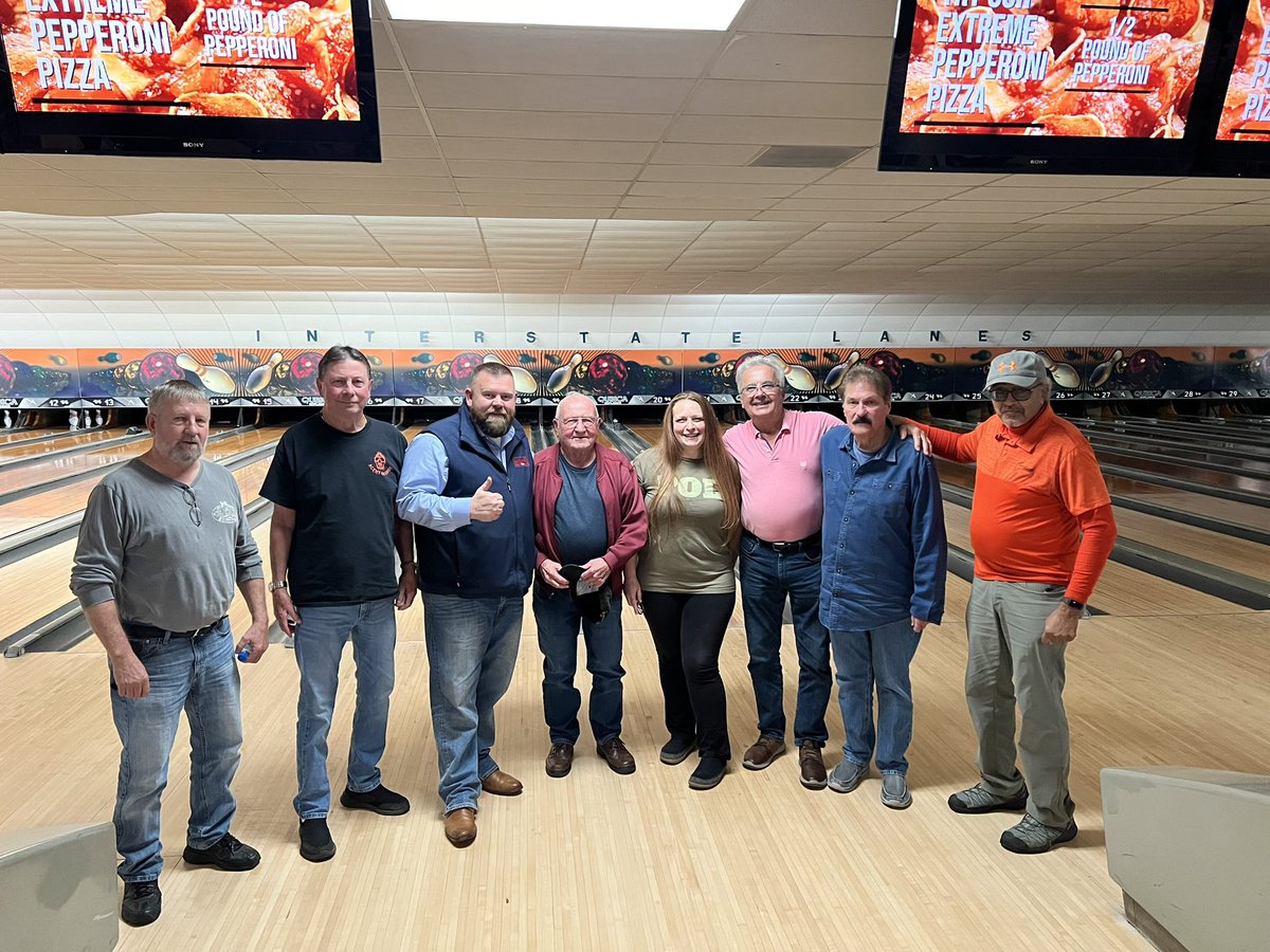 NickPinski75's tweet photo. Thank you JR Majewski for stopping down to support or Veterans. You have our Support. Veterans Unite !  #jrmajewski #trump #ohio #Vote #interstatelanes #Rossford #voteohio #Veterans #unite #Bowling https://t.co/VJB6UrOauE