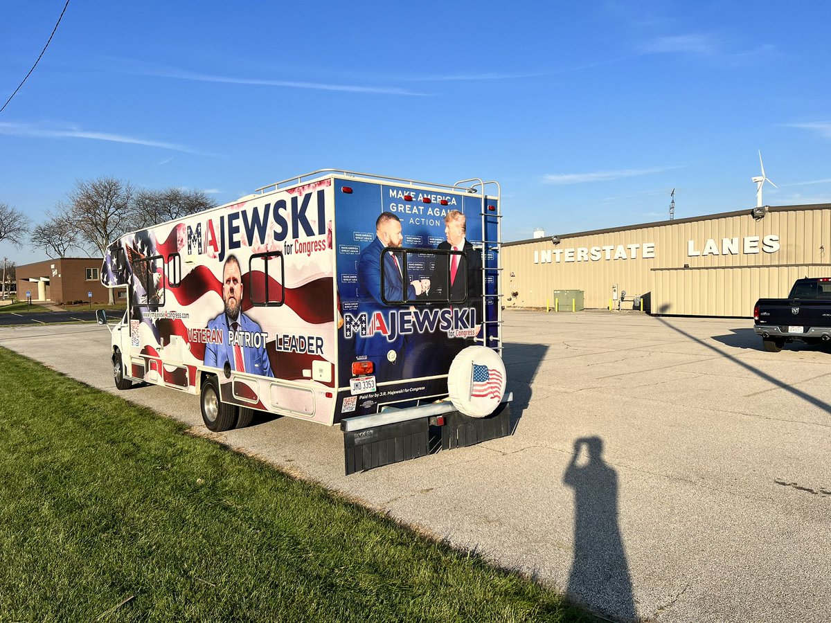 NickPinski75's tweet photo. Thank you JR Majewski for stopping down to support or Veterans. You have our Support. Veterans Unite !  #jrmajewski #trump #ohio #Vote #interstatelanes #Rossford #voteohio #Veterans #unite #Bowling https://t.co/VJB6UrOauE